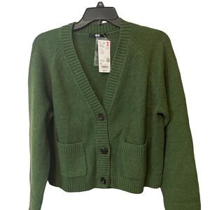 Uniqlo Green Cardigan Sweater V-Neck Fine Knit